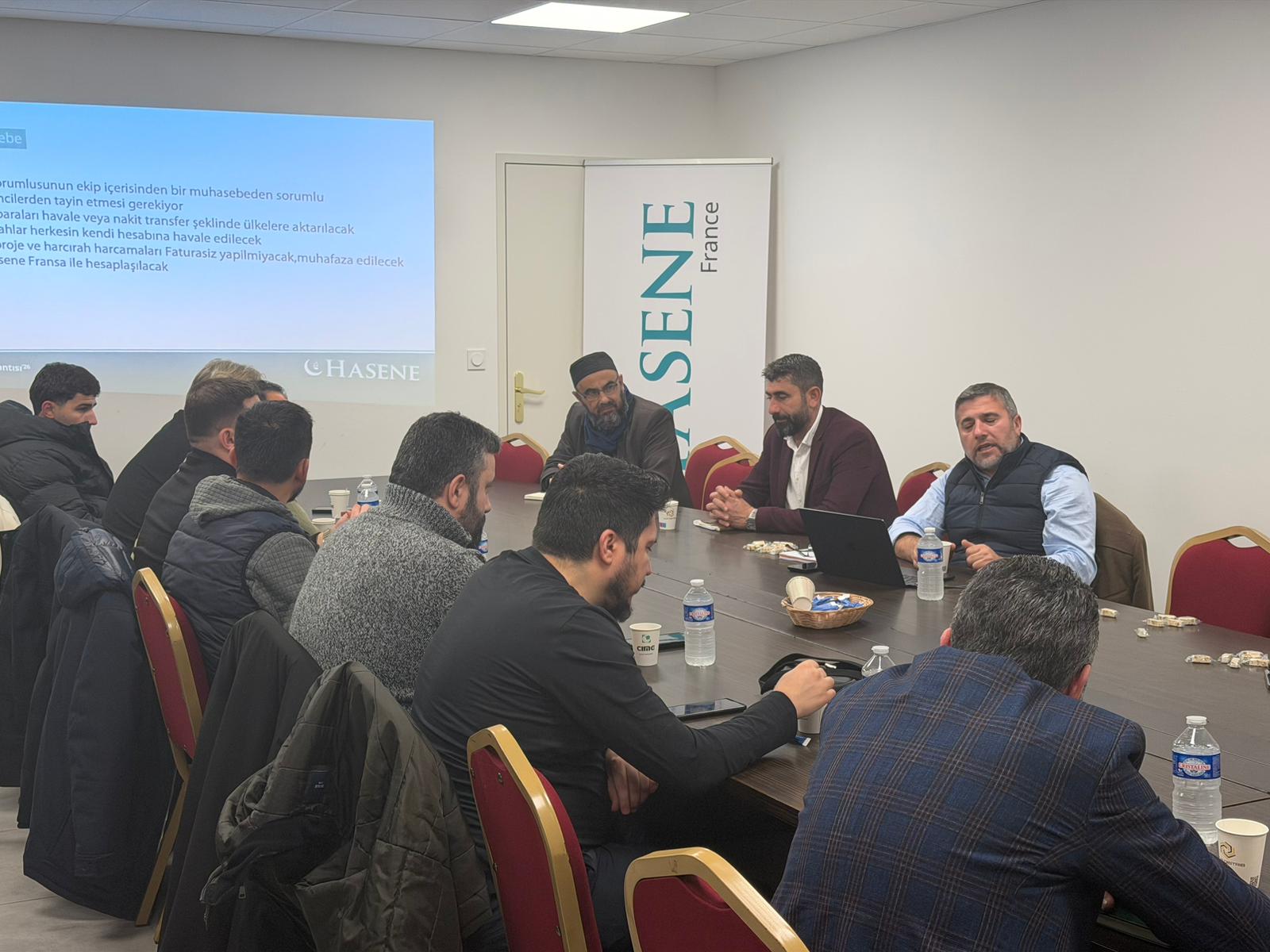 Hasene Fransa: Gıda Paketi Kampanyası Eğitimi İçin Gözlemcilerle Buluşma